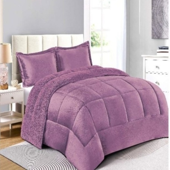 Luxurious Comforter 3 pc Set - Picture 5 of 9